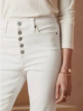 Banana Republic slim fit white jeans size 30 NWOT